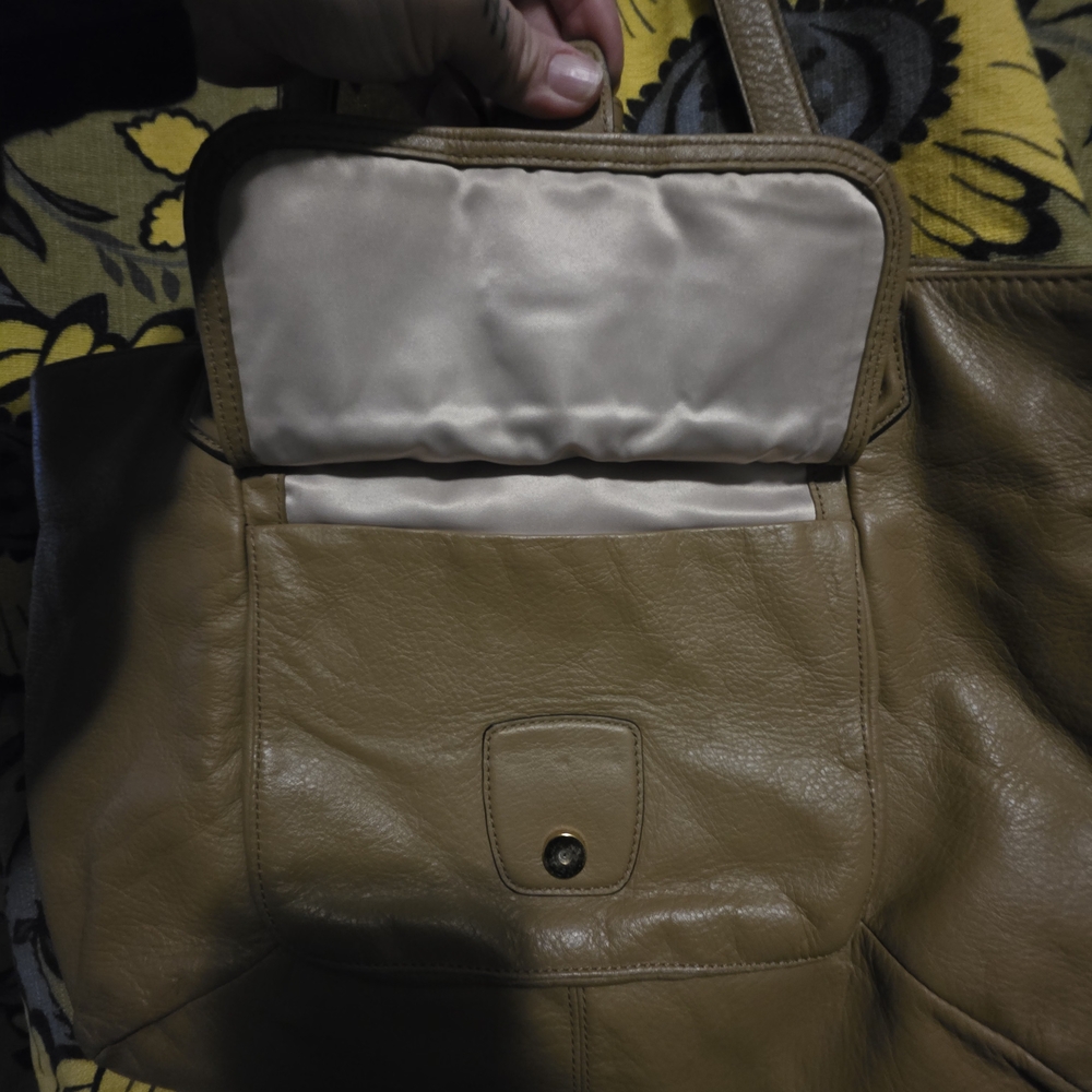Coach Campbell Belle Carryall In Camel - Picture 2 of 14